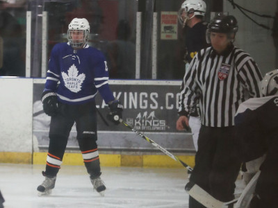17.12 | Justin Bieber no Los Angeles Kings Valley Ice Center em Panorama City, Califórnia