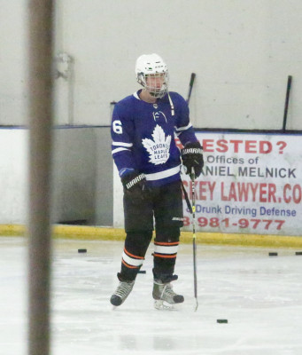 17.12 | Justin Bieber no Los Angeles Kings Valley Ice Center em Panorama City, Califórnia
