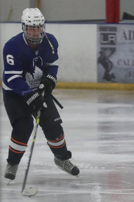 17.12 | Justin Bieber no Los Angeles Kings Valley Ice Center em Panorama City, Califórnia