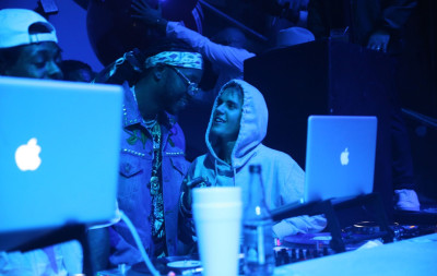01.02 | Justin Bieber é fotografado em boate em Miami, Flórida