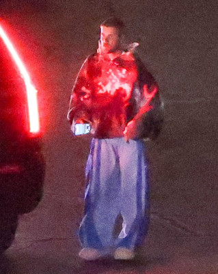 26.08 | Justin Bieber chegando a um cinema em Los Angeles, Califórnia.
