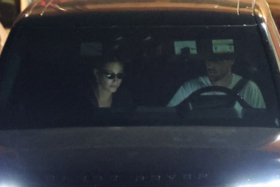 27.08 | Justin e Hailey Bieber deixando o restaurante Matsuhisa em Beverly Hills, Califórnia.