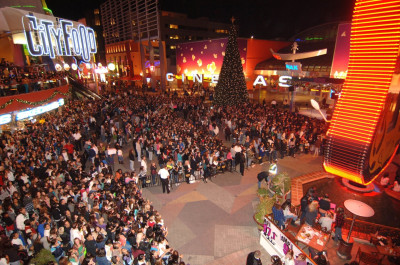17.11 | lançamento do CD no Hard Rock Cafe de Hollywood.