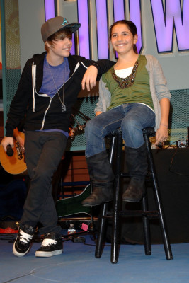 17.11 | lançamento do CD no Hard Rock Cafe de Hollywood.