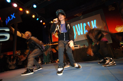 17.11 | lançamento do CD no Hard Rock Cafe de Hollywood.
