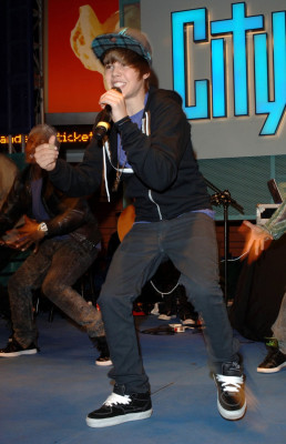 17.11 | lançamento do CD no Hard Rock Cafe de Hollywood.
