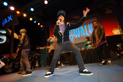 17.11 | lançamento do CD no Hard Rock Cafe de Hollywood.
