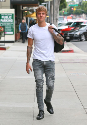 18.01 | Justin Bieber é fotografado em Los Angeles, CA