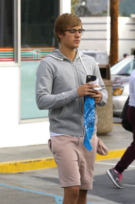 19.01 | Justin é fotografado em Los Angeles, CA