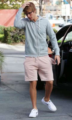 19.01 | Justin é fotografado em Los Angeles, CA