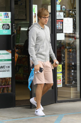 19.01 | Justin é fotografado em Los Angeles, CA