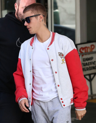 23.01 | Bieber é visto em Beverly Hills, CA