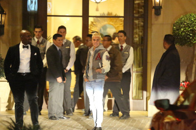 25.02 | Justin Bieber no hotel Montage em Beverly Hills, CA