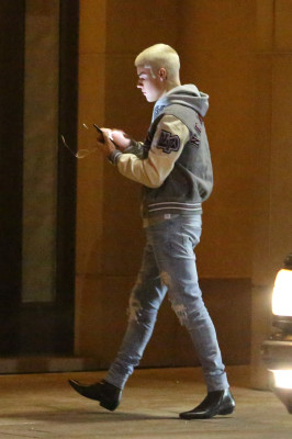 25.02 | Justin Bieber no hotel Montage em Beverly Hills, CA