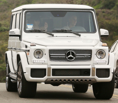 26.02 | Justin Bieber e Ashley Moore fazendo caminhada em Los Angeles, CA