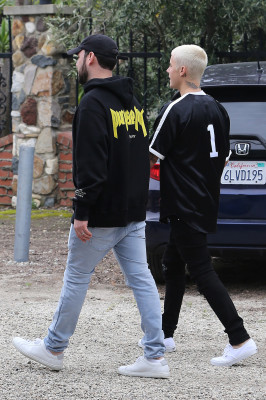 27.02 | Justin Bieber é fotografado em Malibu, CA