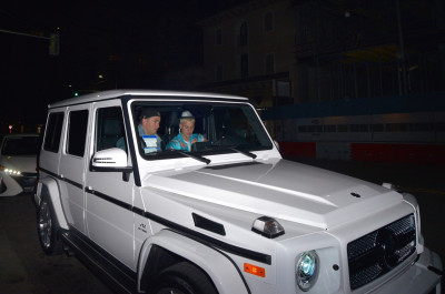 03.01 | Justin Bieber é fotografado deixando o Mastro’s Steakhouse em Beverly Hills, CA