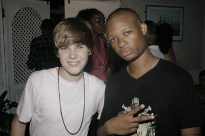 19.08 | Justin Bieber conhecendo fãs em Barbados