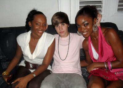 19.08 | Justin Bieber conhecendo fãs em Barbados