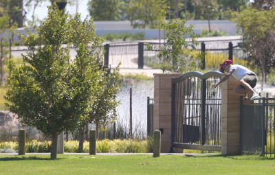 03.06 | Justin Bieber é fotografado em Perth, na Austrália