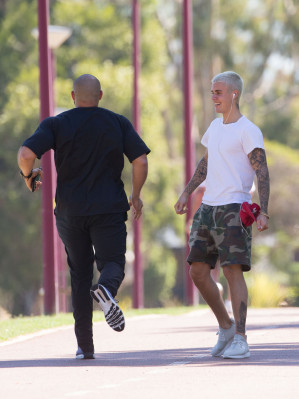 03.06 | Justin Bieber é fotografado em Perth, na Austrália