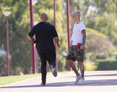 03.06 | Justin Bieber é fotografado em Perth, na Austrália