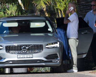 03.07 | Justin Bieber atende fãs em Perth, na Austrália