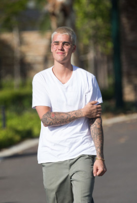 03.07 | Justin Bieber atende fãs em Perth, na Austrália