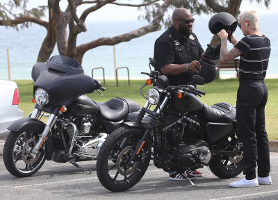 03.08 | Justin Bieber é fotografado em Perth, na Austrália