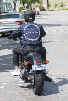 03.08 | Justin Bieber é fotografado em Perth, na Austrália