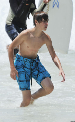 19.08 | Justin Bieber e seu pai em Barbados