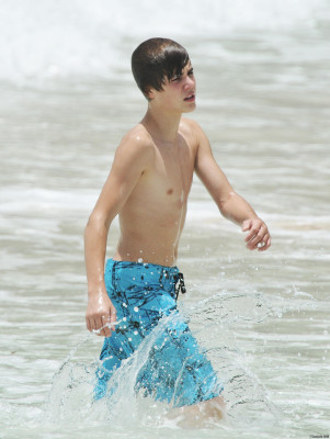 19.08 | Justin Bieber e seu pai em Barbados