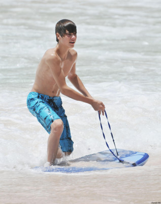 19.08 | Justin Bieber e seu pai em Barbados