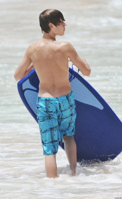 19.08 | Justin Bieber e seu pai em Barbados
