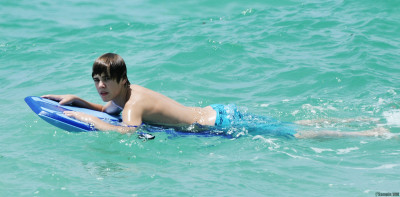 19.08 | Justin Bieber e seu pai em Barbados