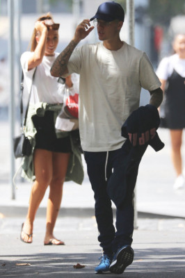 03.11 | Justin Bieber é fotografado em Melbourne, na Austrália
