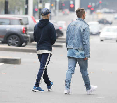 03.11 | Justin Bieber é fotografado em Melbourne, na Austrália