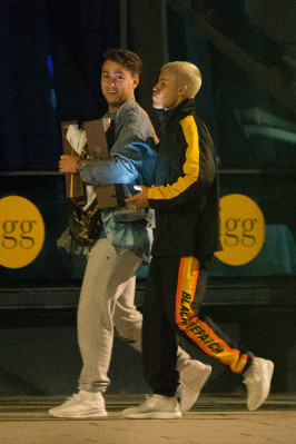 03.11 | Justin Bieber é fotografado em um iate em Melbourne, na Austrália