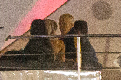 03.11 | Justin Bieber é fotografado em um iate em Melbourne, na Austrália