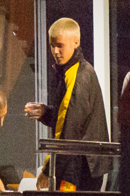 03.11 | Justin Bieber é fotografado em um iate em Melbourne, na Austrália