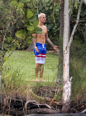 14.03 | Justin Bieber é fotografado em Queensland, na Austrália