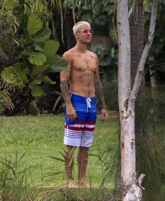 14.03 | Justin Bieber é fotografado em Queensland, na Austrália