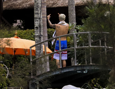 14.03 | Justin Bieber é fotografado em Queensland, na Austrália