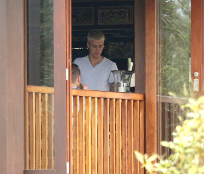 14.03 | Justin Bieber é fotografado em Queensland, na Austrália