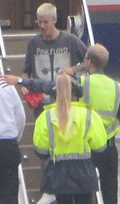 15.03 | Justin Bieber é fotografado em um aeroporto em Sydney, na Austrália
