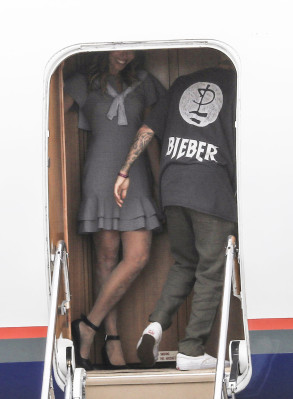 15.03 | Justin Bieber é fotografado em um aeroporto em Queensland, na Austrália