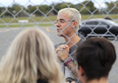 15.03 | Justin Bieber é fotografado em um aeroporto em Queensland, na Austrália