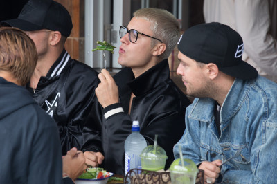 17.03 | Justin Bieber é fotografado em Sydney, na Austrália