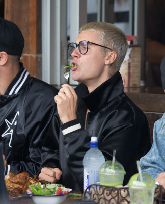17.03 | Justin Bieber é fotografado em Sydney, na Austrália