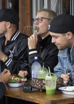 17.03 | Justin Bieber é fotografado em Sydney, na Austrália